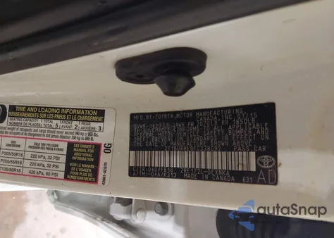 2015 Toyota Corolla Le z USA, uszkodzony, nr VIN 2T1BURHE9FC338092